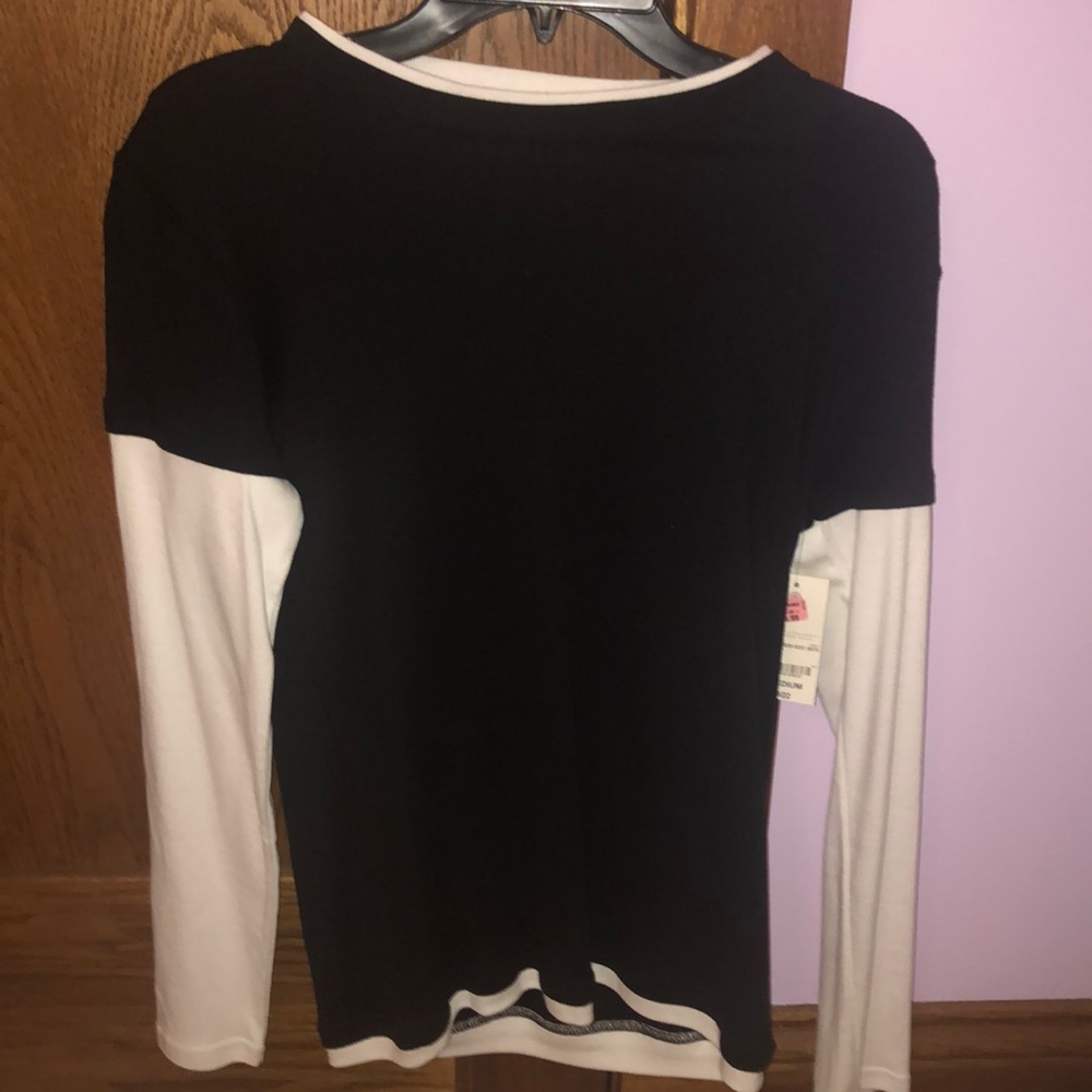 Long sleeve b&w shirt